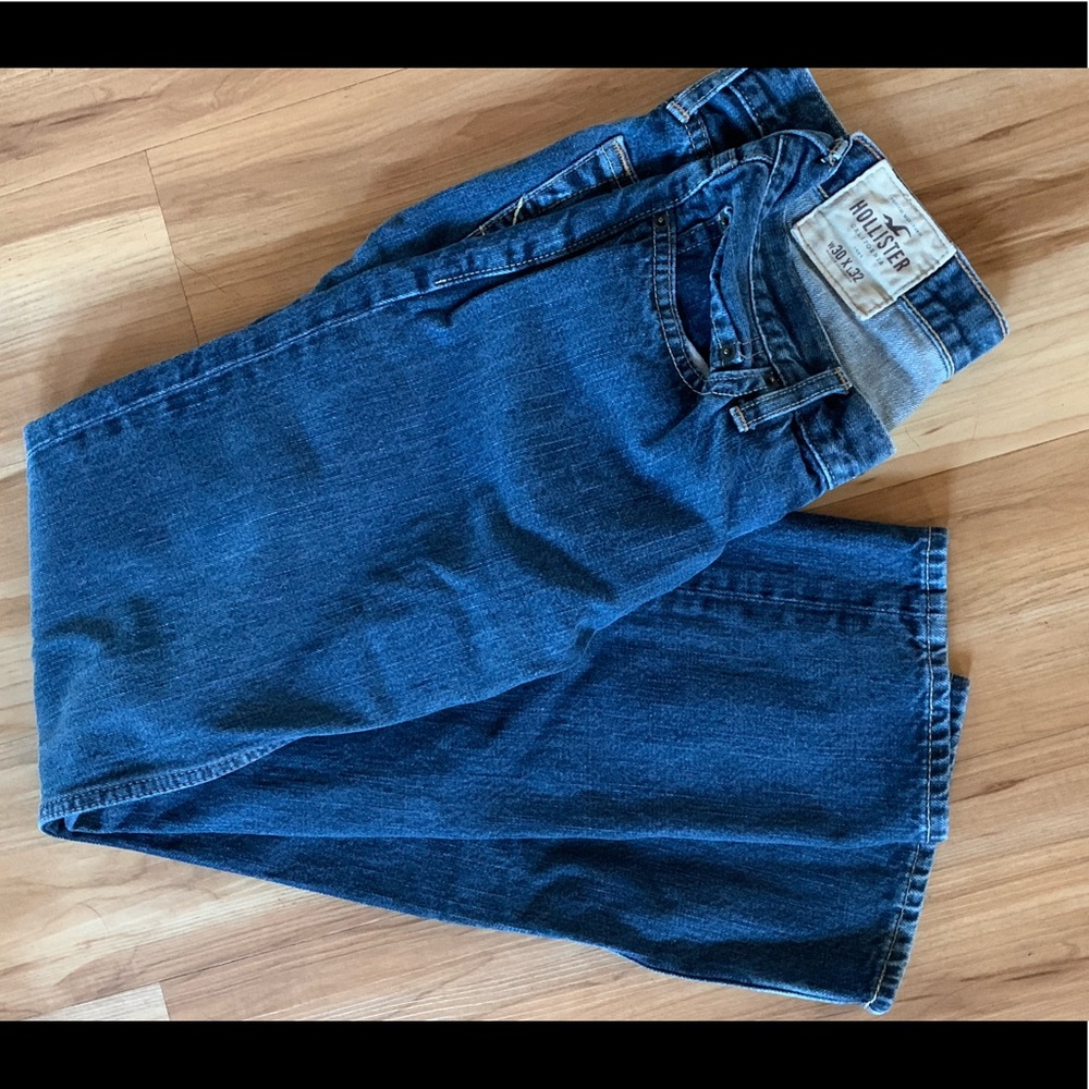 Hollister Jeans: Classic Straight